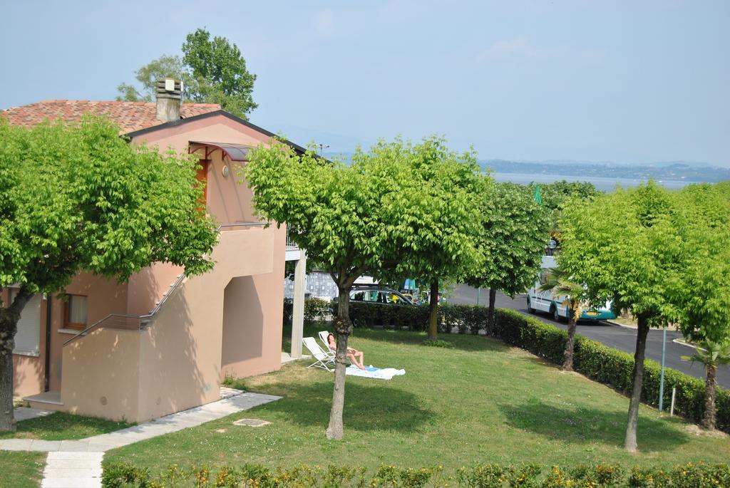Residence Villaggio Tiglio Sirmione Eksteriør billede